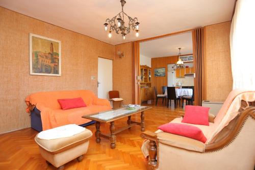 Apartments by the sea Sumpetar Omis - 14450 - image 7