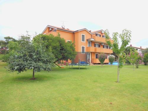  Apartment Zambratija 14557b, Pension in Savudrija