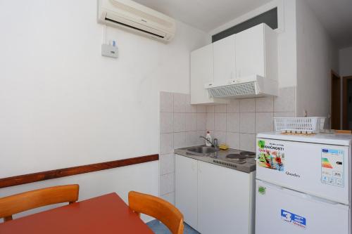 Apartment Slatine 14541c - image 2