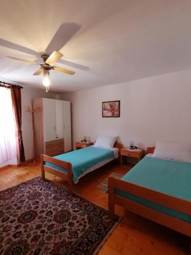 Twin Room Plomin Luka 15078b