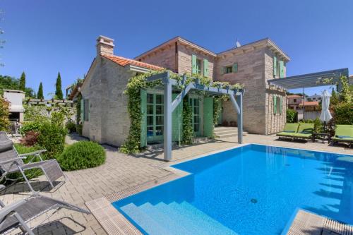 Luxury villa with a swimming pool Liznjan (Medulin) - 16329 - Accommodation - Ližnjan