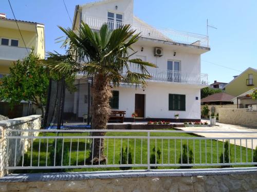  Apartments with a parking space Tribunj, Vodice - 16302 in Tribunj