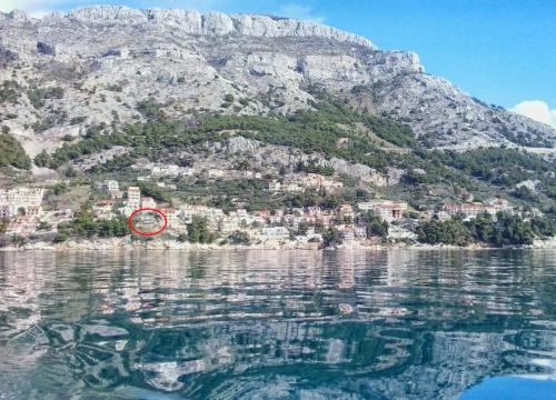  Apartments by the sea Pisak, Omis - 16411 in Mimice