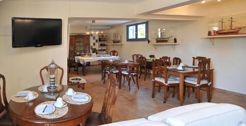 Fistikies Holiday Apartments - image 3