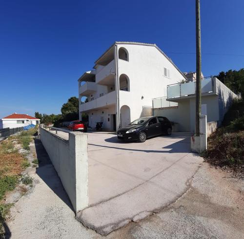 Seaside apartments with a swimming pool Arbanija Ciovo - 16478 - image 4