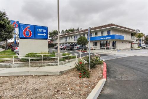 Motel 6-Salinas, Ca - South - Monterey Area - Photo 3 of 44