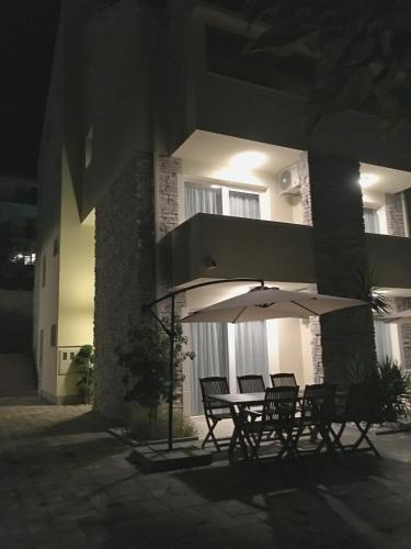  Apartments with a parking space Makarska - 16496 in Makarska