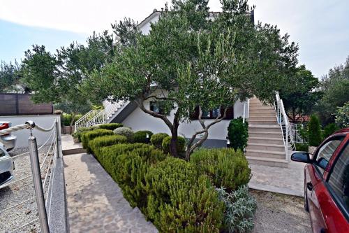 Holiday house with a swimming pool Okrug Donji Ciovo - 16560 - image 10