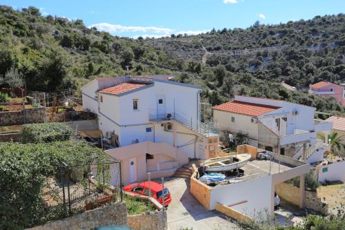  Apartments by the sea Cove Kalebova Luka, Rogoznica - 16575 in Rogoznica