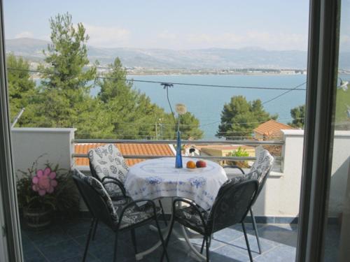 Apartments by the sea Mastrinka Ciovo - 16574 - image 6