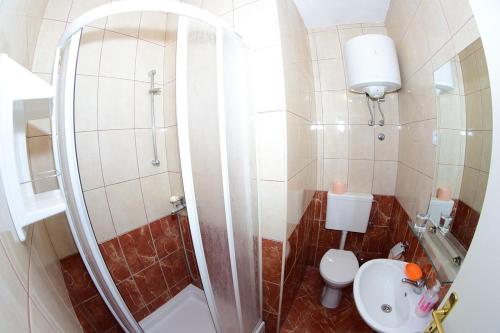 Apartment Sucuraj 16404b - image 13