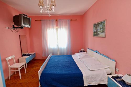 Apartments by the sea Sucuraj Hvar - 16404 - image 4