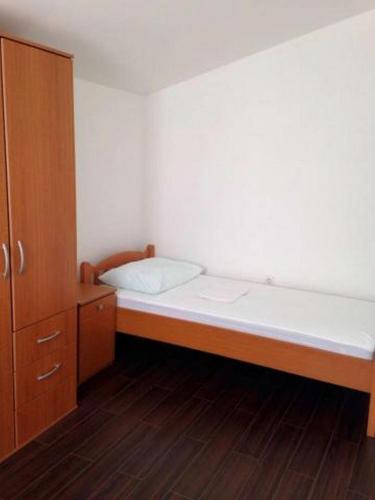 Apartment Povljana 16466b - main image
