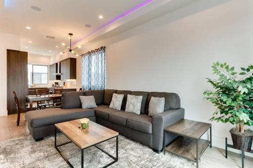 Modern 4 bedroom with rooftop #3 in Los Angeles, USA