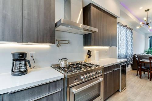 2 New Luxury Modern 3 story homes, Los Angeles (fotografie 3)