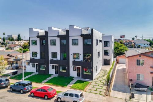 2 New Luxury Modern 3 story homes, Los Angeles (fotografie 8)