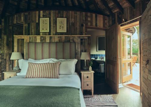 Callow Hall at Wild Hive - image 3