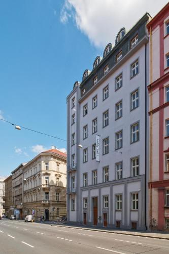 Luma Terra Prague Hostel - image 13