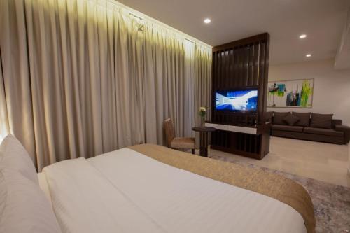 383238352 Seas Hotel Amman