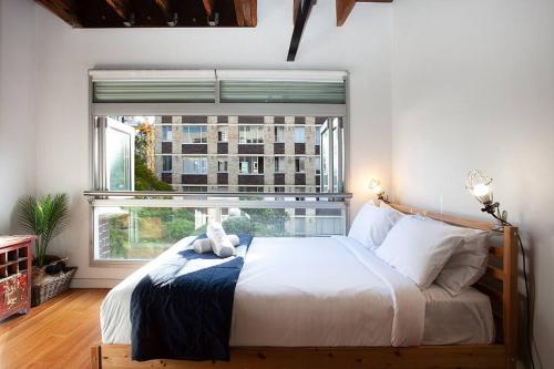Funky New York Loft-Sydney Dreams Serviced Apartment in Darlinghurst!, Hornsby
