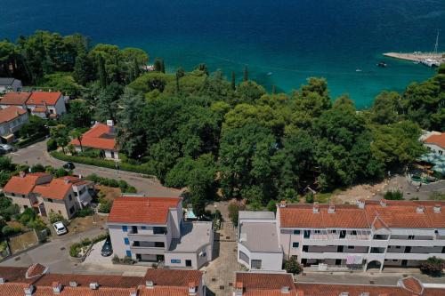 2 bedrooms, 4 beds