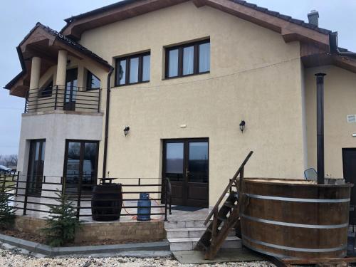 Viesnīcas āriene, AGROPENSIUNEA LUK in Remetea