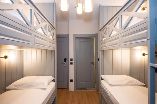 Lynda Hotel - image 2