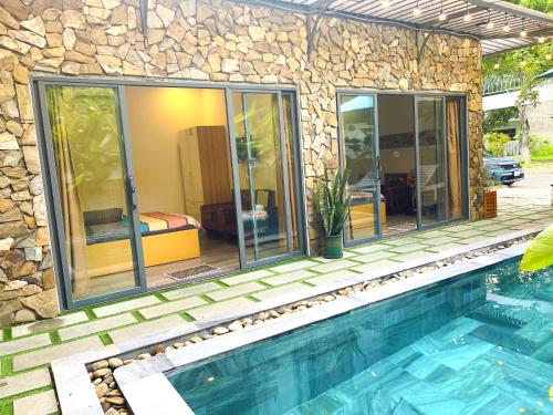 Shore Villa with Pool