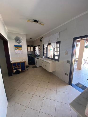 ห้องครัว, Casa com Piscina e Churrasqueira in ปรินเซซา