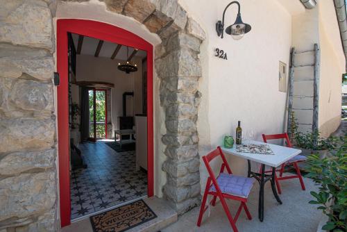 Vrhi Cicarije - Brgudac, Opatija with free parking in Lanišće