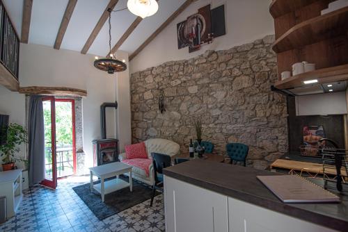 Vrhi Cicarije - Brgudac, Opatija with free parking in Lanišće