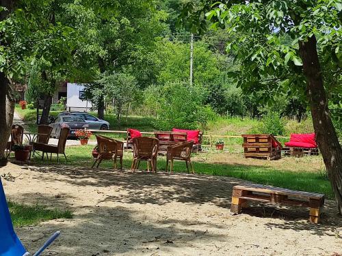 Létesítmények, Dumbrava Minunată (Dumbrava Minunata) in Retezat