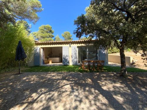 Maison au calme au pied du luberon