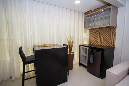 Puntarenas 204 - Excelente apartamento 2 suítes - Finamente mobiliado e decorado - À poucos metros da praia