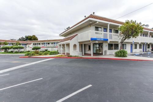 Motel 6-Salinas, CA - North Monterey Area