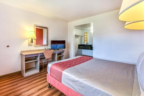 1 queen bed