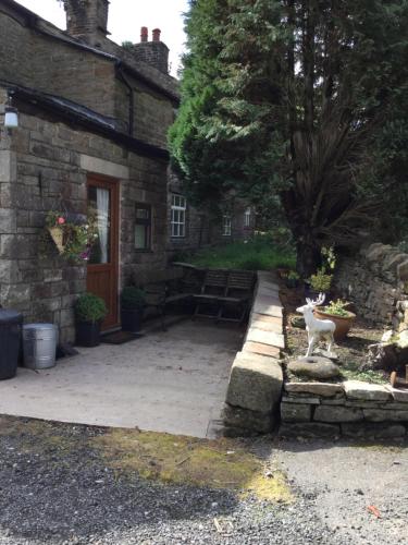 Cosy Rural Cottage Peak District, Pets Welcome