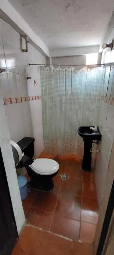 Salle de bain, HOTEL CASA COLONIAL in San Cristobal
