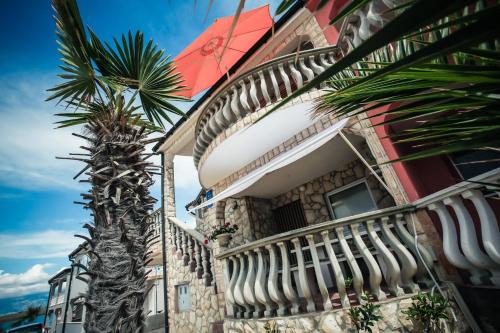  Apartments by the sea Vir - 16590 in Vir