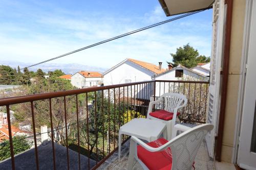 Two-Bedroom Apartment with Balcony and Sea View image 7