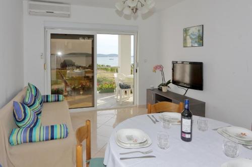 Two-Bedroom Apartment with Terrace and Sea View