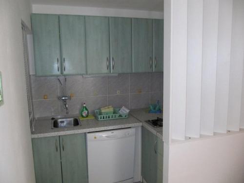 Apartments by the sea Povljana Pag - 16704 - image 2