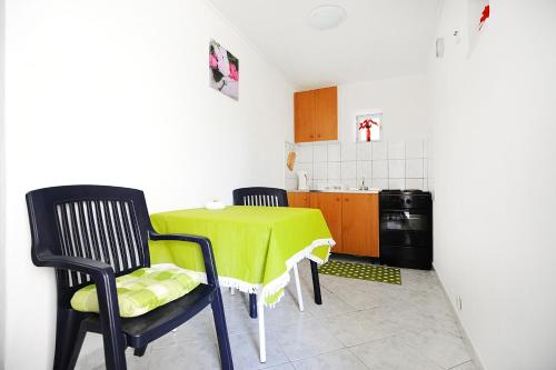 Apartments with WiFi Okrug Donji Ciovo - 16737 - image 6