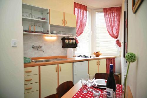 廚房, Apartments by the sea Betina, Murter - 16742 in 貝蒂娜