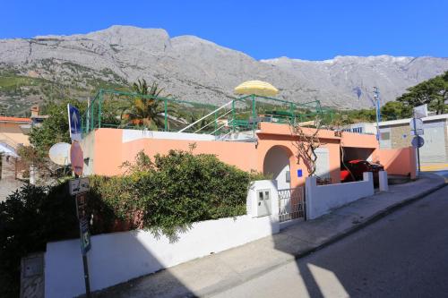  Apartments with WiFi Baska Voda, Makarska - 16766, Pension in Baška Voda