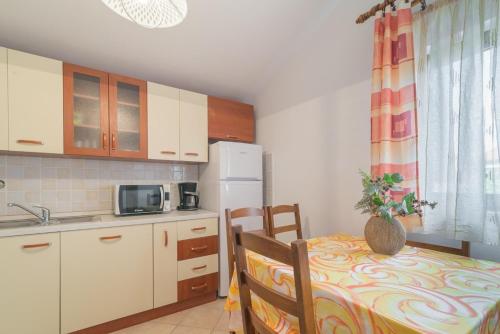 Apartment Vir 16768b - image 3