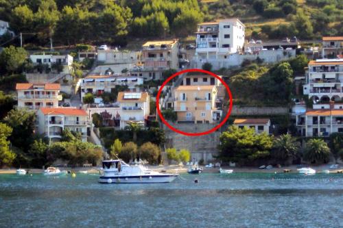  Family friendly seaside apartments Stanici, Omis - 16606 in Omiš