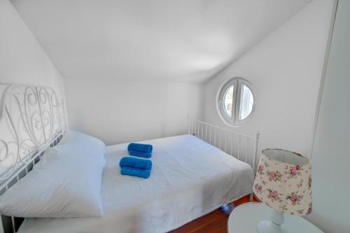 Two-Bedroom Apartment with Terrace and Sea View image 10