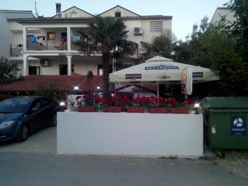 Apartments and rooms with parking space Rovinj - 16796