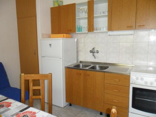 Apartments by the sea Sevid Trogir - 16855 - image 14